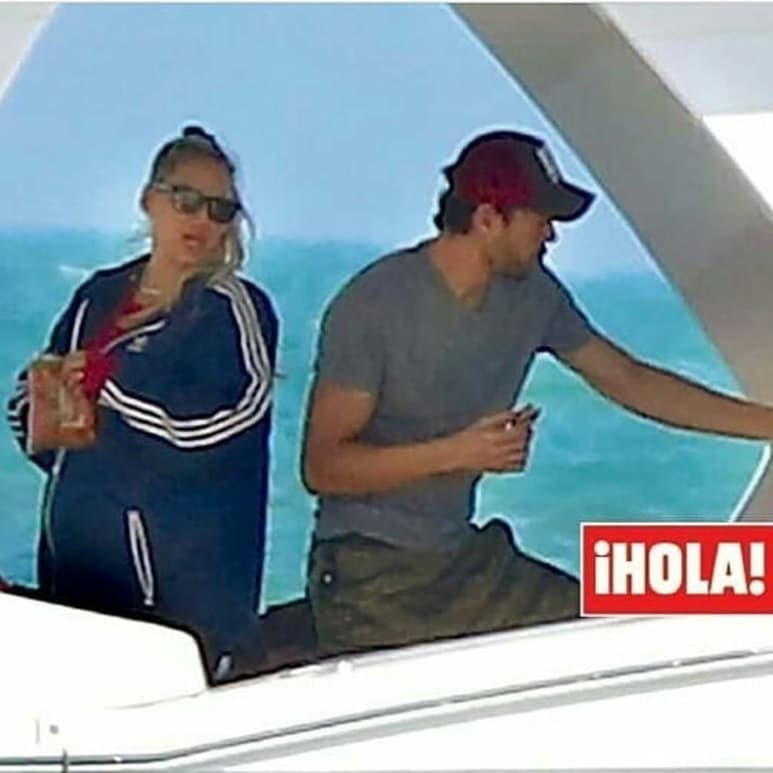 Padres. La foto que confirmaría que Enrique Iglesias será papá por tercera vez muestra la pancita de Anna Kournikova. (TOMADA DEL INSTAGRAM DE ENRIQUE_ANNA_NIKA_NIKI)