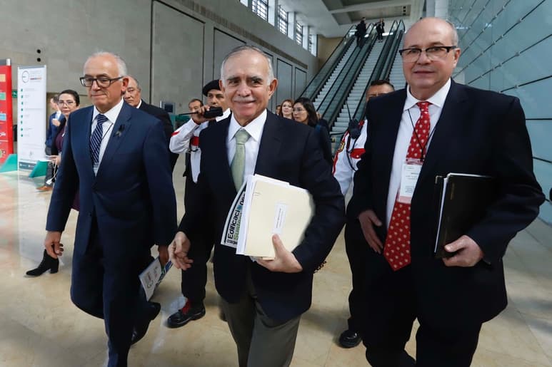 Según la oficina de Presidencia, el Gabinete del Crecimiento Económico, que estará liderado por Alfonso Romo, tiene como objetivo ayudar al sector privado a quitar la burocracia y acelerar los negocios. (ARCHIVO)