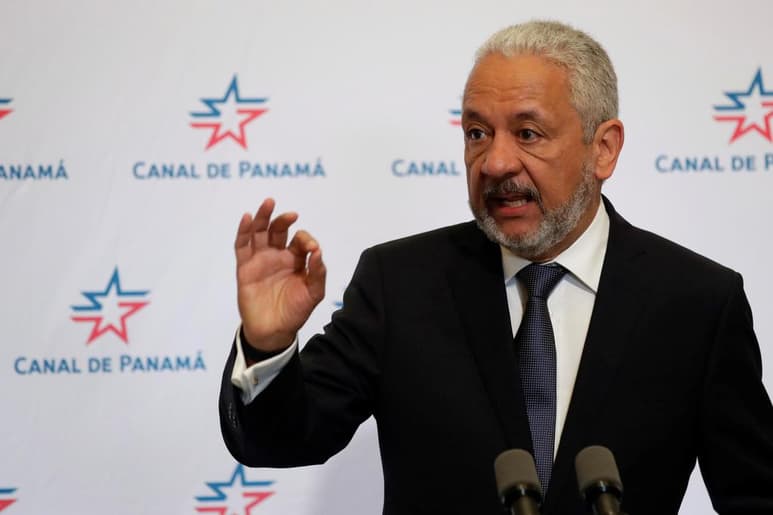El administrador de la Autoridad del Canal de Panamá (ACP), Ricaurte Vásquez, durante una rueda de prensa en Ciudad de Panamá (Panamá). (EFE)
