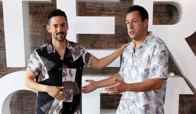 Por tercera ocasión desde 2014, el productor y actor Adam Sandler extendió el acuerdo que tiene con la empresa de entretenimiento Netflix para producir cuatro películas más. (ARCHIVO)