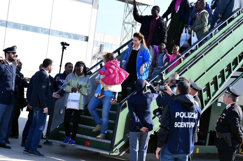 La decisión fue criticada por las asociaciones de derechos de migrantes y defensa de refugiados en el mundo.