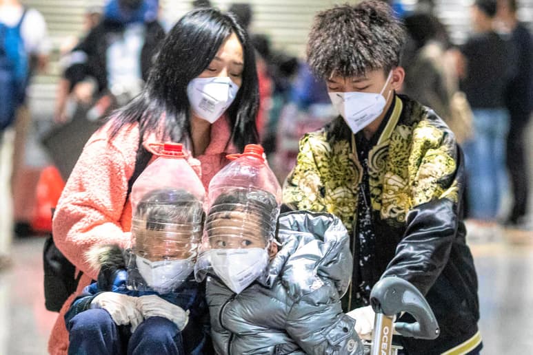 Dentro de los números que también actualiza el comunicado, es que en China se encuentran un total de 11 mil 821 casos, mil 795 en estado grave y 259 muertes. Fuera del país confirmó 132 casos en al menos 23 países.
(EFE)
