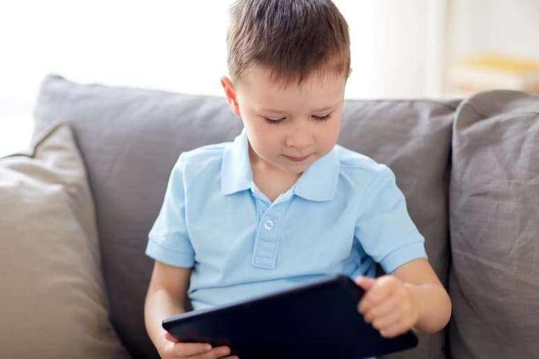 Existe la preocupación de que los menores tengan acceso a contenido no apropiado para su edad en internet. De ahí la importancia de conocer y activar herramientas que restrinjan las páginas web. (ARCHIVO)