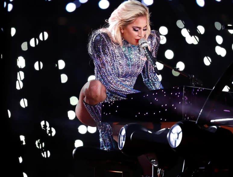 Lady Gaga fue la encargada de amenizar en el Super Bowl de 2017, con un breve recital con piano, en Houston. (ARCHIVO)