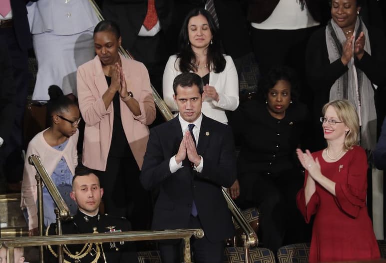 'Con nosotros en la galería está el presidente legítimo de Venezuela, Juan Guaidó. Todos los estadounidenses están unidos con el pueblo venezolano en su lucha justa por la libertad', afirmó Trump. (EFE)