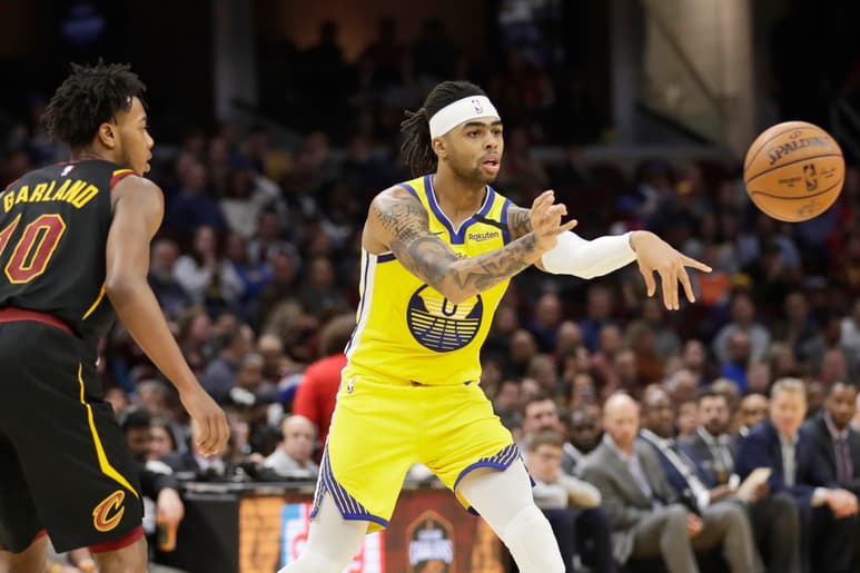 D'Angelo Russell (d) podría dejar a los disminuidos Warriors de Golden State. (AP)