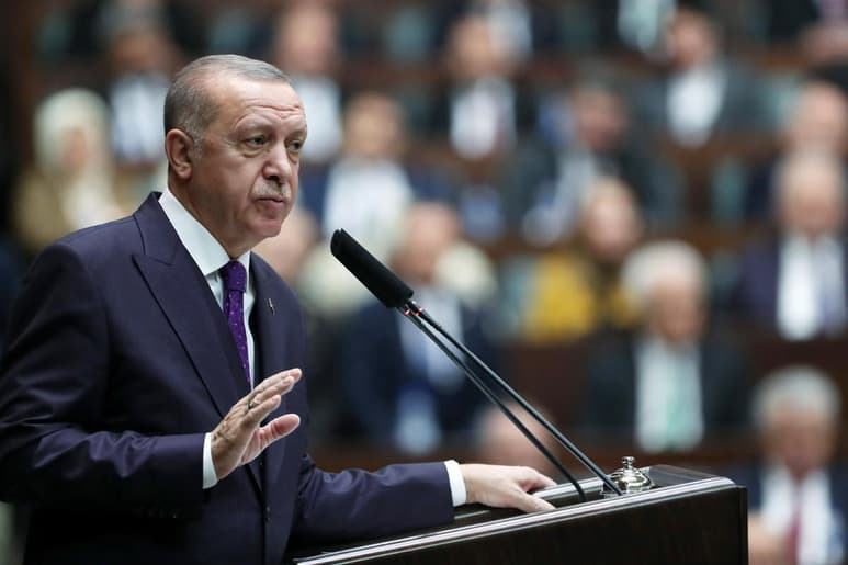 'Dos de nuestros doce puntos de observación se encuentran detrás de la línea del Ejército sirio. Si el régimen no se retira en febrero, Turquía se verá obligada a tomar acción por cuenta propia', advirtió el mandatario turco. (EFE)