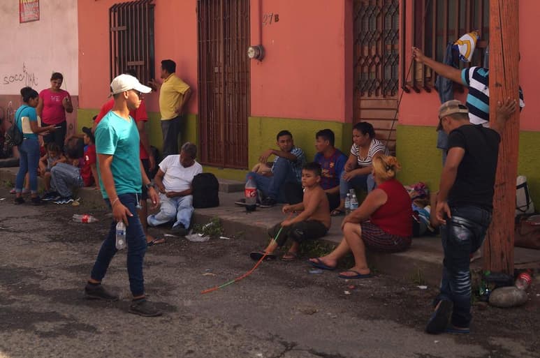 El Salvador no está preparado para recibir a migrantes que han solicitado asilo enviados desde Estados Unidos, afirmó el miércoles la canciller salvadoreña Alexandra Hill Tinoco. (ARCHIVO)