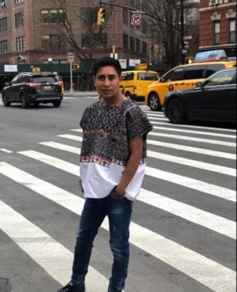 El diseñador dijo que 'estar en Nueva York es algo que jamás imaginé poder hacer y todavía hay muchas cosas que tengo que digerir'. (AGENCIAS)