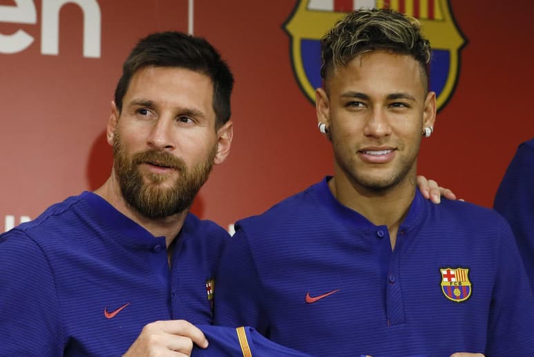 El jugador del Barcelona no fue el único que recibió los elogios del astro brasileño, que aseguró que su compañero de equipo, el delantero francés Kylian Mbappé es 'un fenómeno'. (ARCHIVO)