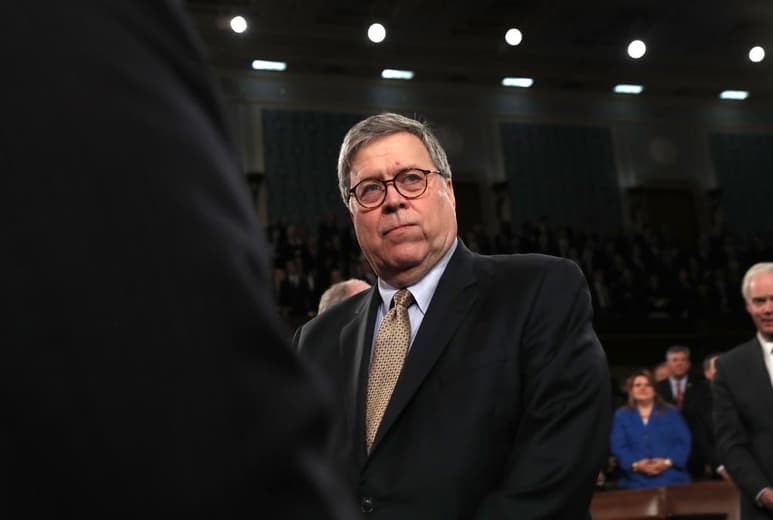 El secretario de Justicia William Barr se sumó a las tensiones entre Estados Unidos y China el jueves al condenar lo que catalogó como la determinación de Beijing de establecer un “dominio” en el mercado de las redes inalámbricas. (ARCHIVO) 