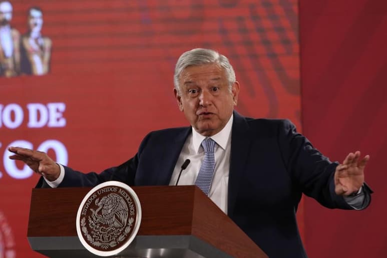 'Vamos muy bien, no provocar. Ese es mi punto de vista, hay quienes están molestos porque piensan que hubo un saqueo y que gozan de impunidad quienes cometieron esos delitos... pero yo estoy pensando en el futuro del país'. (EL UNIVERSAL)