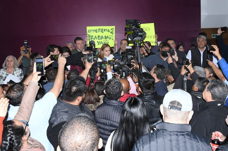 La asociación protestó en la presidencia y 'avisó' a la alcaldesa que este fin de semana abrirán sus negocios hasta las 5 de la mañana. (EL SIGLO DE TORREÓN/FERNANDO COMPEÁN)