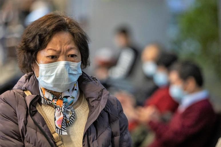 La fuente detalló que, hasta la pasada medianoche local (16:00 GMT del viernes), había constancia de 6,101 pacientes en estado grave, mientras que 2,050 personas habían superado la enfermedad y habían sido dadas de alta. (EFE)