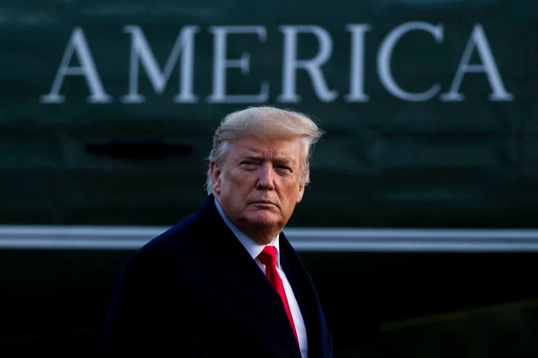 El presidente estadunidense Donald Trump presentará este lunes su proyecto de presupuesto para el año fiscal 2021 que suma 4.8 billones de dólares e incluye dos mil millones de dólares (mmd) para la construcción de un muro fronterizo con México. (EFE)