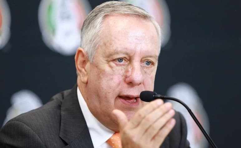 Brizio dejó en claro que se tiene que encontrar el punto medio donde el VAR no parezca que dirige, porque la decisión final es del árbitro. (CORTESÍA)