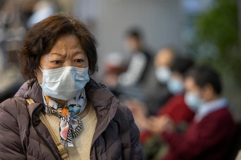 El presidente estadounidense, Donald Trump, dijo este lunes que cree que el brote del coronavirus surgido en China se irá en abril debido al calor. (ARCHIVO)