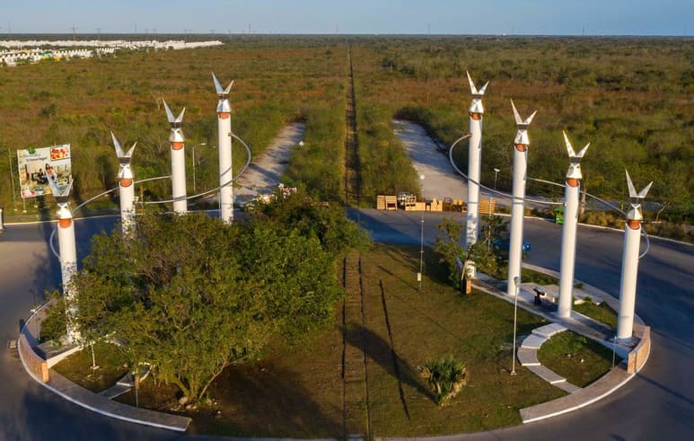 Vista general de este domingo 9 de febrero de 2020, que muestra la zona oriente de la ciudad de Mérida, en el estado de Yucatán (México), donde se contempla uno de los corredores del proyecto presidencial Tren Maya. (EFE)
