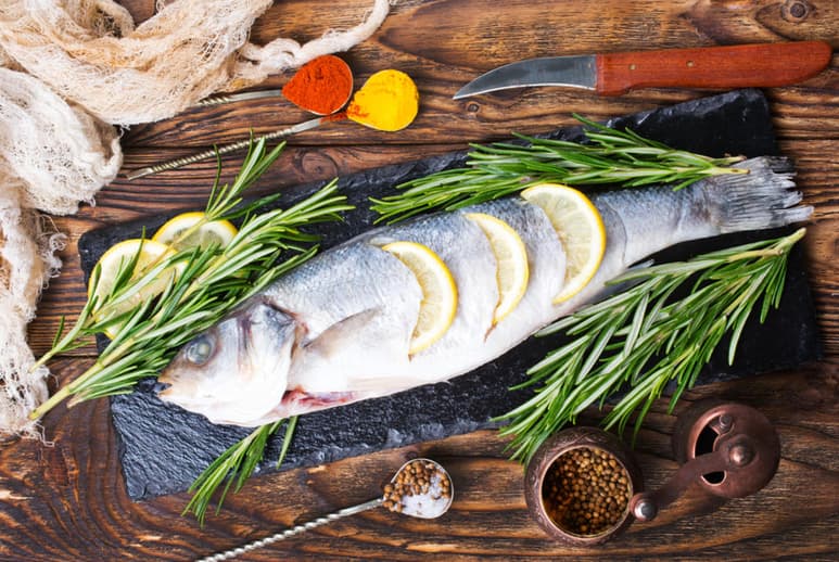 Consumir alimentos ricos en triptófano, un aminoácido esencial en la nutrición, puede ayudar a combatir la depresión. (ARCHIVO)