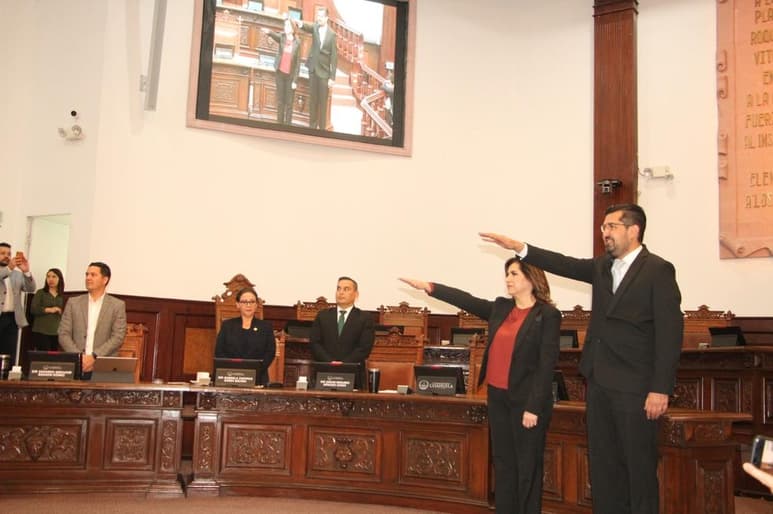 Tras la votación se procedió a la toma de protesta de magistrados.