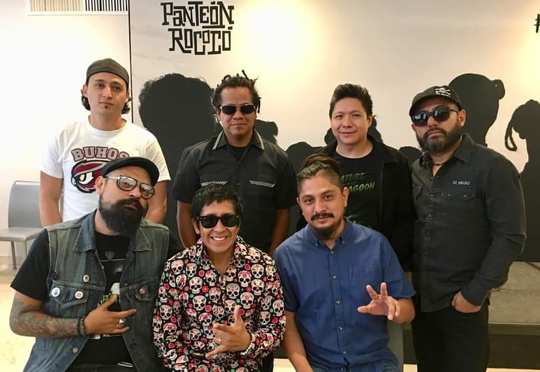 Para Panteón Rococó no estaría mal que el avión presidencial se usara para llegar al Foro Sol ahora que se alista el festejo por los 25 años de la banda. (ARCHIVO)