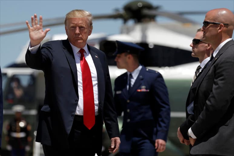 La Casa Blanca informó al Congreso de Estados Unidos que el presidente Donald Trump tomó la decisión de desviar 3,800 millones de dólares del presupuesto del Pentágono para la construcción del muro en la frontera con México. (ARCHIVO)