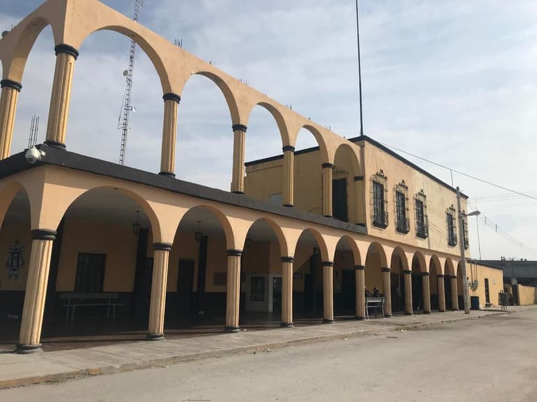 A través del oficio 1614/2019 del 11 de noviembre pasado, el juez Carranza Leija pidió a la Dirección de Seguridad Pública Municipal (DSPM) de Frontera que arrestara por 36 horas a Santos González por mandato judicial.