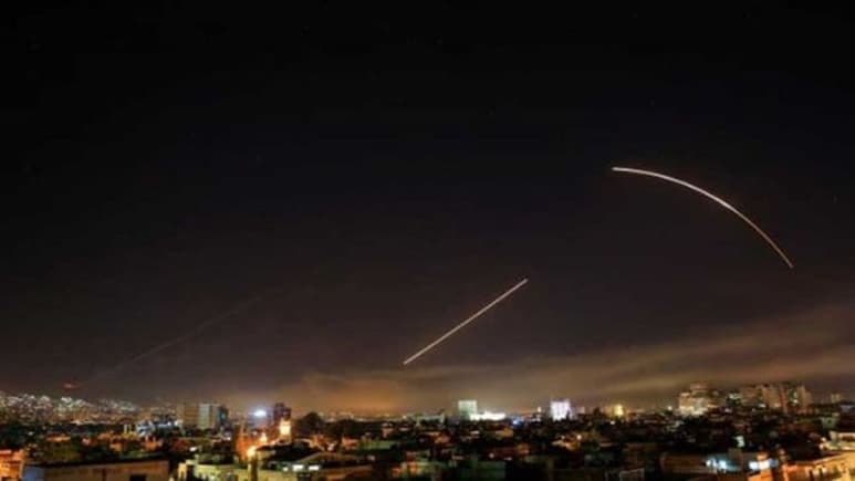Los sistemas de defensa antiaérea se activaron contra los objetos hostiles y varios de ellos fueron derribados. (ESPECIAL)