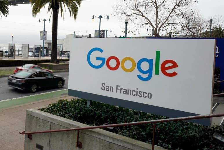 La mayor parte de los medios que están discutiendo con Google son de fuera de Estados Unidos, incluidos medios europeos, según esas mismas fuentes.
(ARCHIVO)