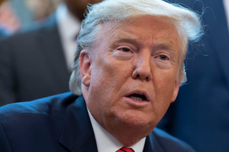 Como presidente, Trump tiene derecho a dar órdenes al Departamento de Justicia, que es una dependencia del poder ejecutivo, pero históricamente el Departamento ha funcionado como agencia independiente y libre de las influencias políticas. (ARCHIVO)