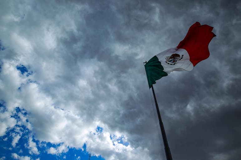 El frente frío 39 se extenderá en próximas horas sobre el norte de la Península de Yucatán y ocasionará lluvias muy fuertes en Chiapas, Oaxaca, Tabasco y Veracruz, así como lluvias fuertes en Campeche. (ARCHIVO)