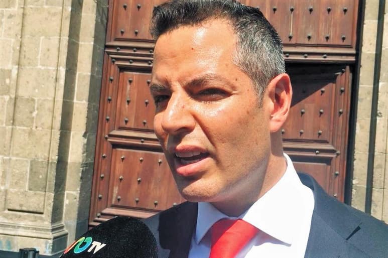 Murat aseguró que se ha mantenido comunicación con la Secretaría de Salud (Ssa), en la que se le informó que el tratamiento y atención que requieren los casos de Covid-19 son similares a los que se dan a una persona con influenza, pues están dentro del mismo rango. (ARCHIVO)