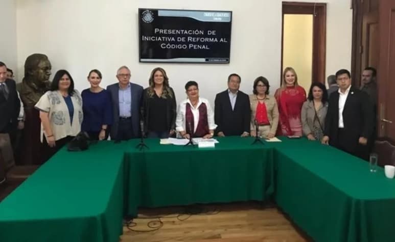 Se busca sancionar a servidores públicos que filtren imágenes, archivos o información de una carpeta de investigación en trámite. (EL UNIVERSAL)