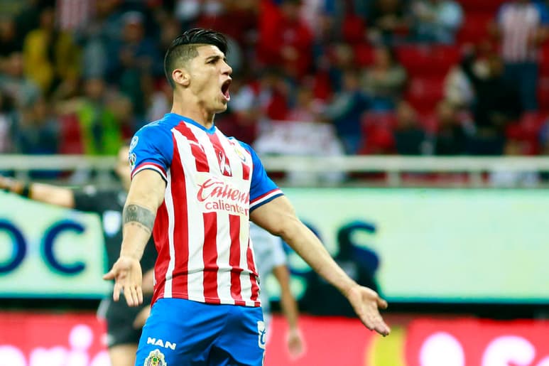 En entrevista con ESPN, el delantero del Sporting Kansas City, dijo que contrario a lo que se cree, nadie en el Guadalajara le pidió que permaneciera en el equipo. (ARCHIVO)