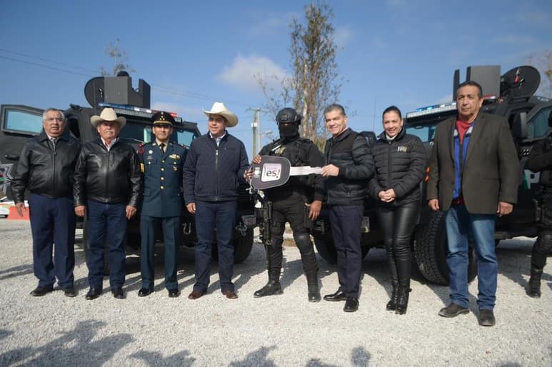 El gobernador inauguró de manera oficial la construcción del puente vehicular sobre el Libramiento Carlos Salinas de Gortari.