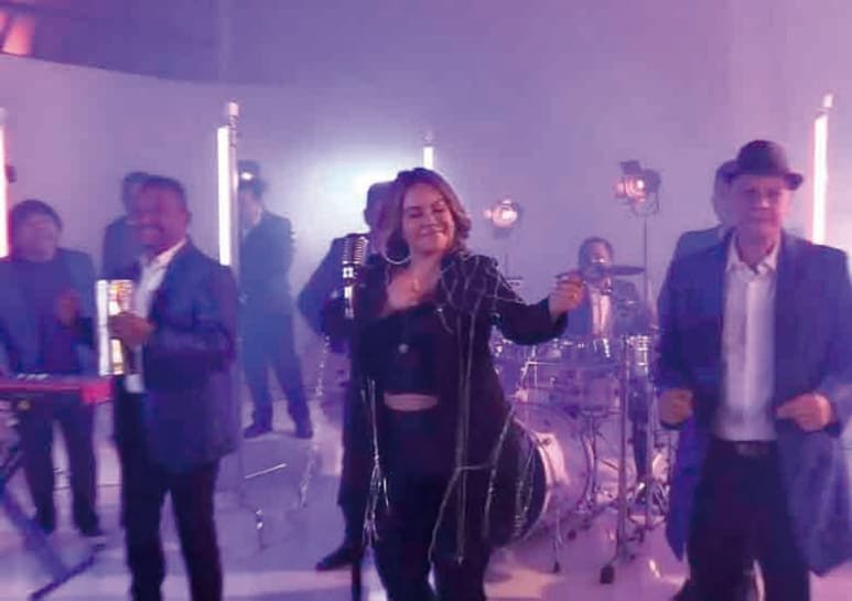 Se unieron en un tema de los 90 de Ricki Martin. (CAPTURA)