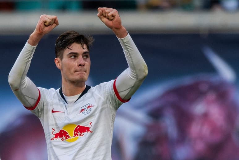 El delantero checo Patrik Schick, del Leipzig, festeja tras conseguir el segundo tanto en la victoria 3-0 de su equipo.