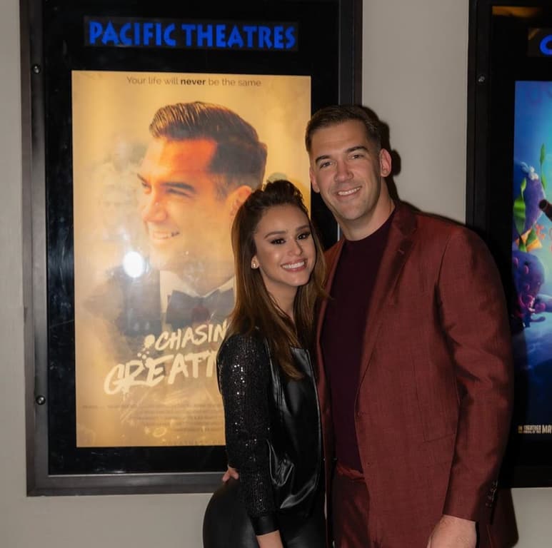 Se apoyan. La pareja de Yanet García, Lewis Howes, narra su experiencia en el documental Chasing Greatness.