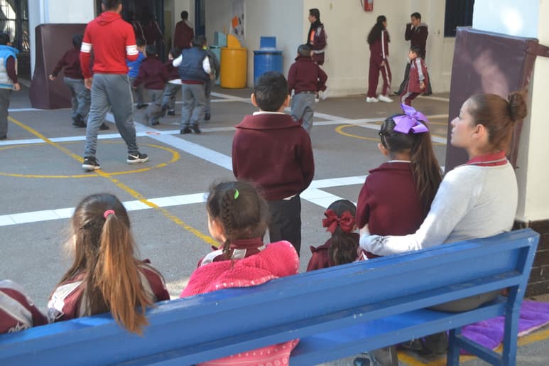 Rodolfo Silva, explicó la situación que enfrentan los maestros al corregir a sus estudiantes. (GUADALUPE MIRANDA)