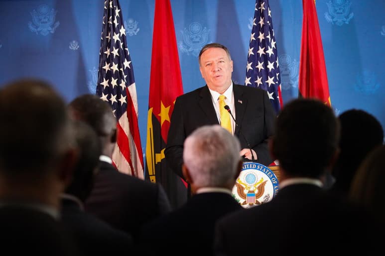 Estados Unidos ayudará a Angola a recuperar el dinero enviado de manera ilícita al extranjero, afirmó hoy el secretario de Estado estadounidense, Mike Pompeo. (EFE) 