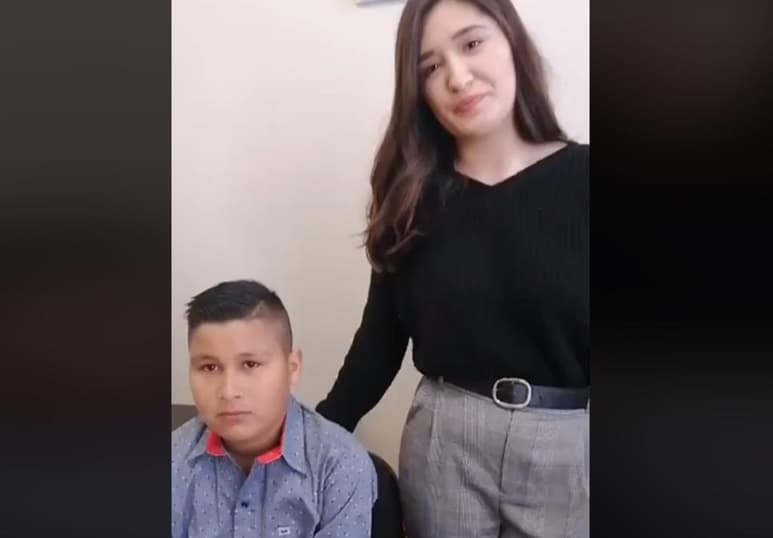 Tras ser rechazado por sus compañeras a quienes invitó a participar con él, su maestra lo apoyó en el concurso de San Valentín (ESPECIAL)