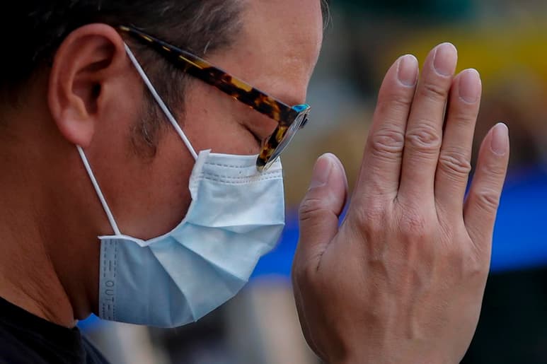 Asimismo, en su parte diario, la fuente añadió que hasta la fecha se ha realizado seguimiento médico a 574,418 pacientes en contacto cercano con los infectados, de los cuales 135,881 siguen en observación. (EFE)