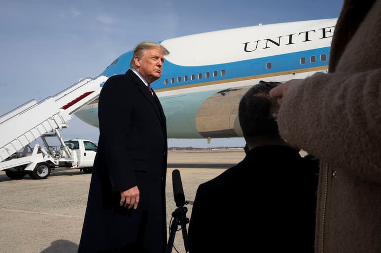 Con el perdón presidencial a Blagojevich, Trump le libra de cumplir el resto de su pena. (EFE)