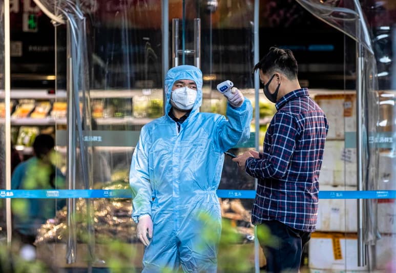 Las autoridades ucranianas evacuaron hoy en avión a 24 ciudadanos latinoamericanos de la ciudad china de Wuhan, epicentro del brote del coronavirus. (ARCHIVO)