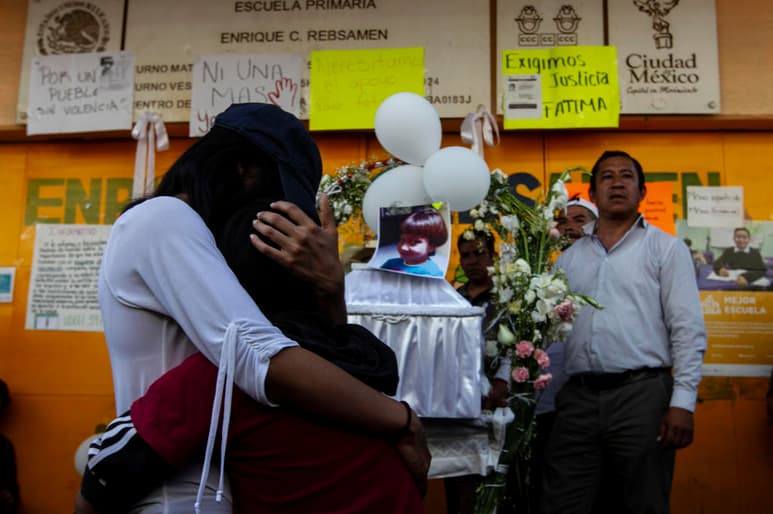 María Magdalena conoció en una fiesta a Gladis Giovana Cruz Hernández, la mujer que se llevó a su hija Fátima; las presentó Álvaro, un amigo en común y de ahí la amistad fue creciendo hasta el grado que compartieron la misma vivienda. (NOTIMEX)