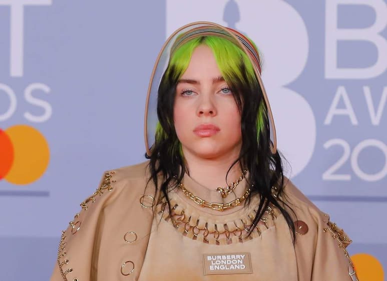 Tras su presentación en la pasada premiación de los premios Oscar, Billie Eilish considera que su actuación fue una “completa basura”. (ARCHIVO)
