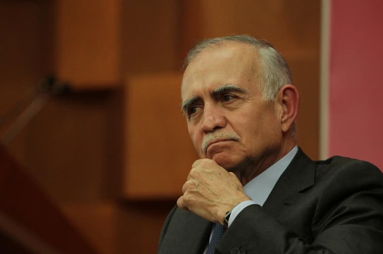 Ante la austeridad del Gobierno federal, la inversión de la iniciativa privada será el motor de crecimiento, aseguró el jefe de la oficina de la Presidencia de la República, Alfonso Romo. (ARCHIVO)