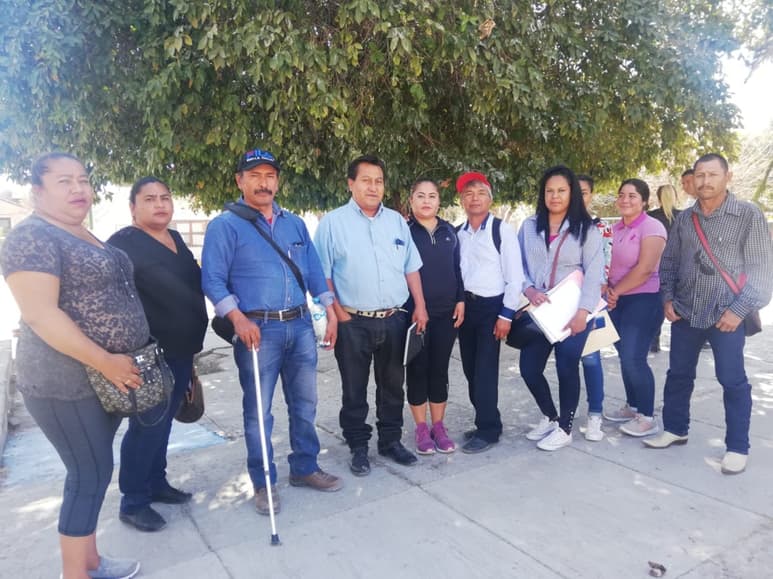 Simpatizantes de la organización Antorcha Campesina entregaron un pliego petitorio en la presidencia. (EL SIGLO DE TORREÓN)