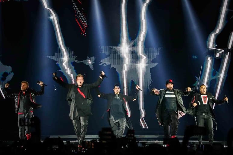 Backstreet Boys revivió la década de los años 90 con sus éxitos en el Palacio de los Deporte de la Ciudad de México. (EL UNIVERSAL)