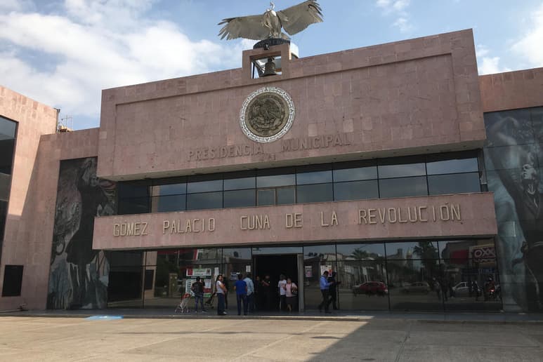 En Gómez Palacio y Lerdo, los alcaldes Marina Vitela y Homero Martínez, respectivamente, anunciaron este viernes que también apoyarán esta iniciativa.
(ARCHIVO)